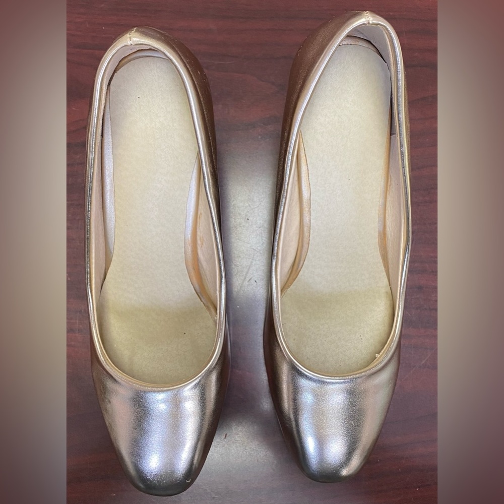 Women size 41 shoes USA size 9, heel is 3.5 inches.